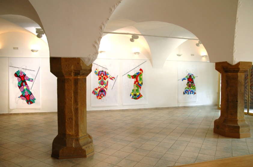 http://www.bea.mirunadragan.com/files/gimgs/th-14_1installation_view.jpg